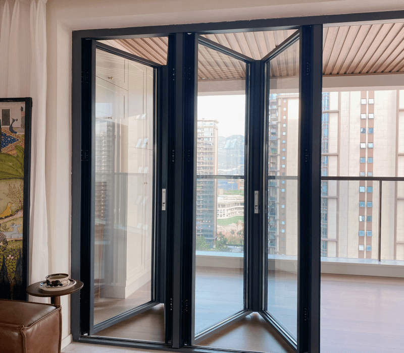 Aluminum folding door-Multiple panels can be combined and folded together as a whole, suitable for space partitioning.
